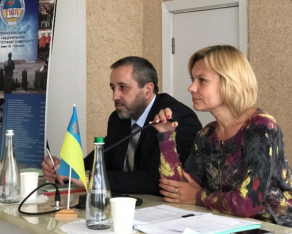 Голова спеціалізованої вченої ради професор Зуляк І.С. та його заступник професор Алексієвець Л.М.